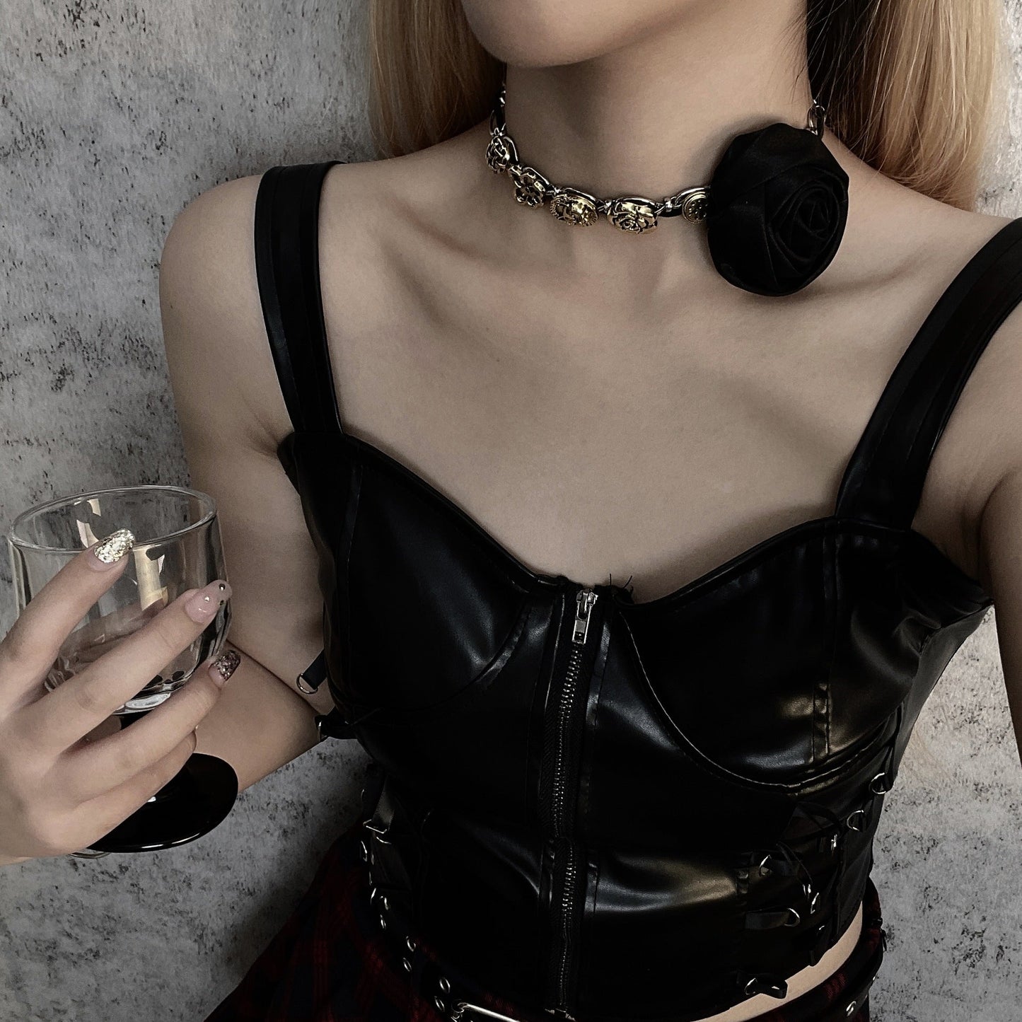 Exaggerated Pearl Choker Necklace