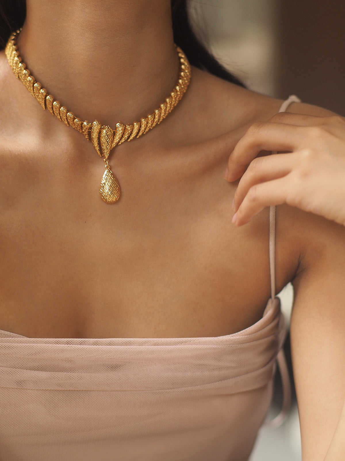 Solene Textured Drop Choker Necklace