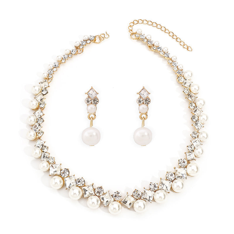 Baroque Alloy Necklace and Simple Pearl Earrings Jewelry Set