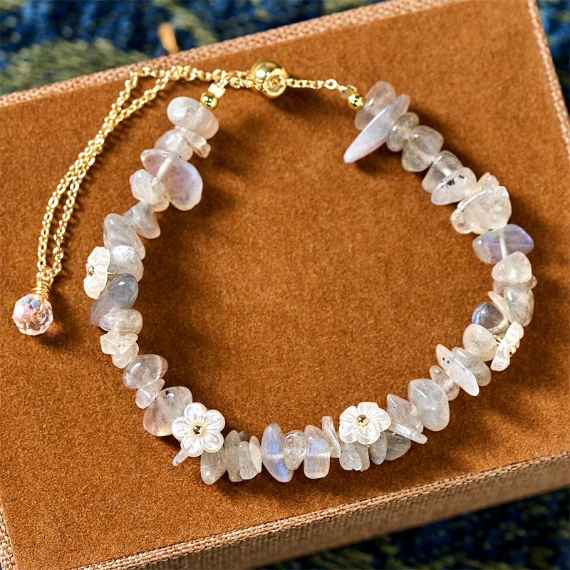 Buddha Stones Irregular Crystal Flower Design Amethyst White Crystal Balance Bracelet
