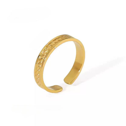 Bailee 18k Pleated Band Ring