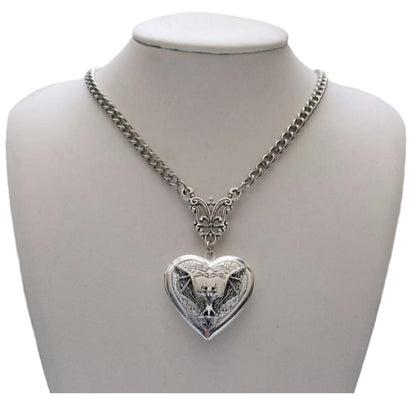 Gothic Vampire Witch���s Heart Locket Necklace