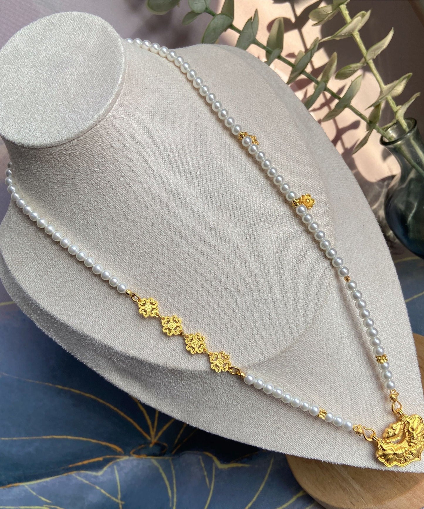 Chinese Style White Sterling Silver Overgild Pearl Ruyi Lock Sweater Pendant Necklace