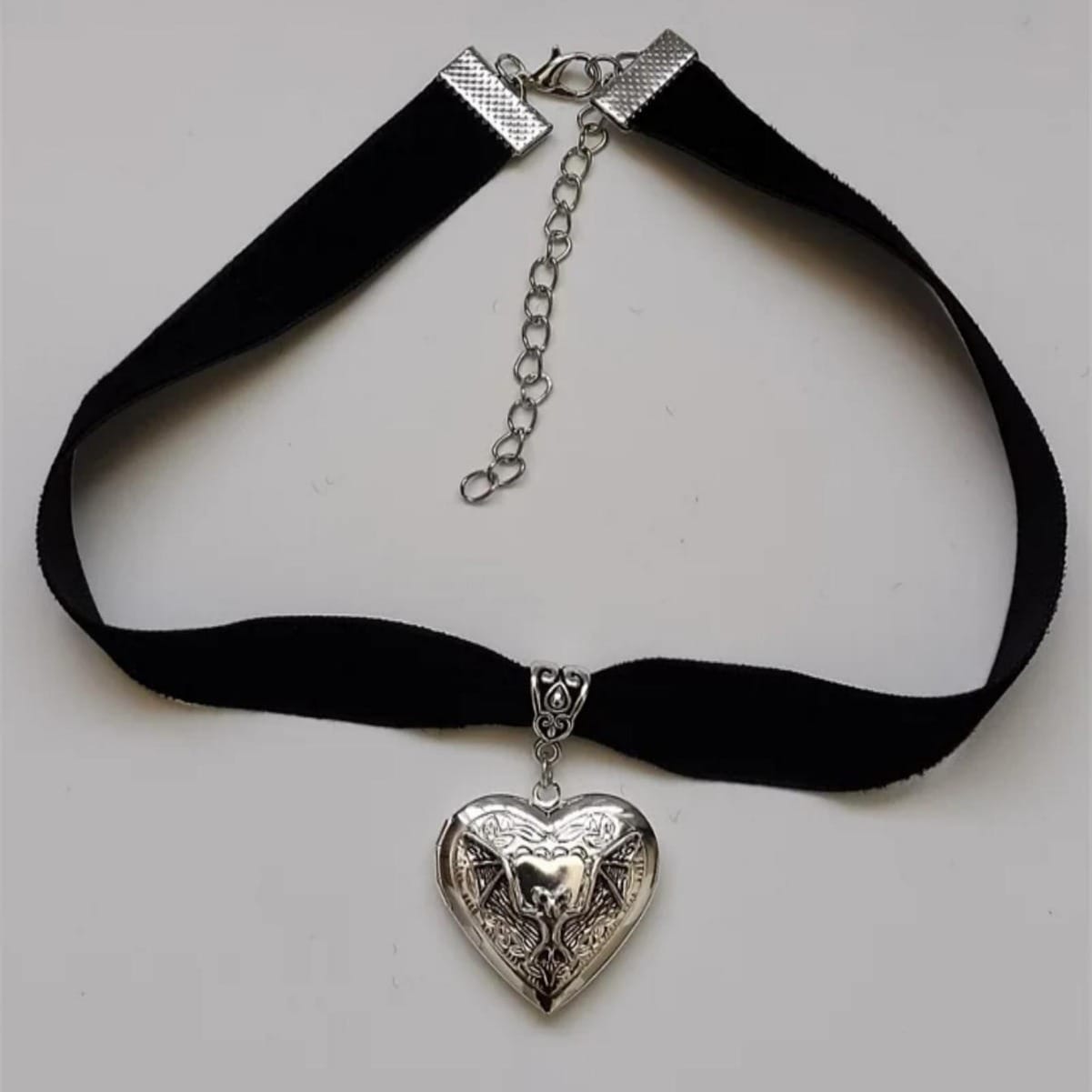 Gothic Vampire Witch���s Heart Locket Necklace