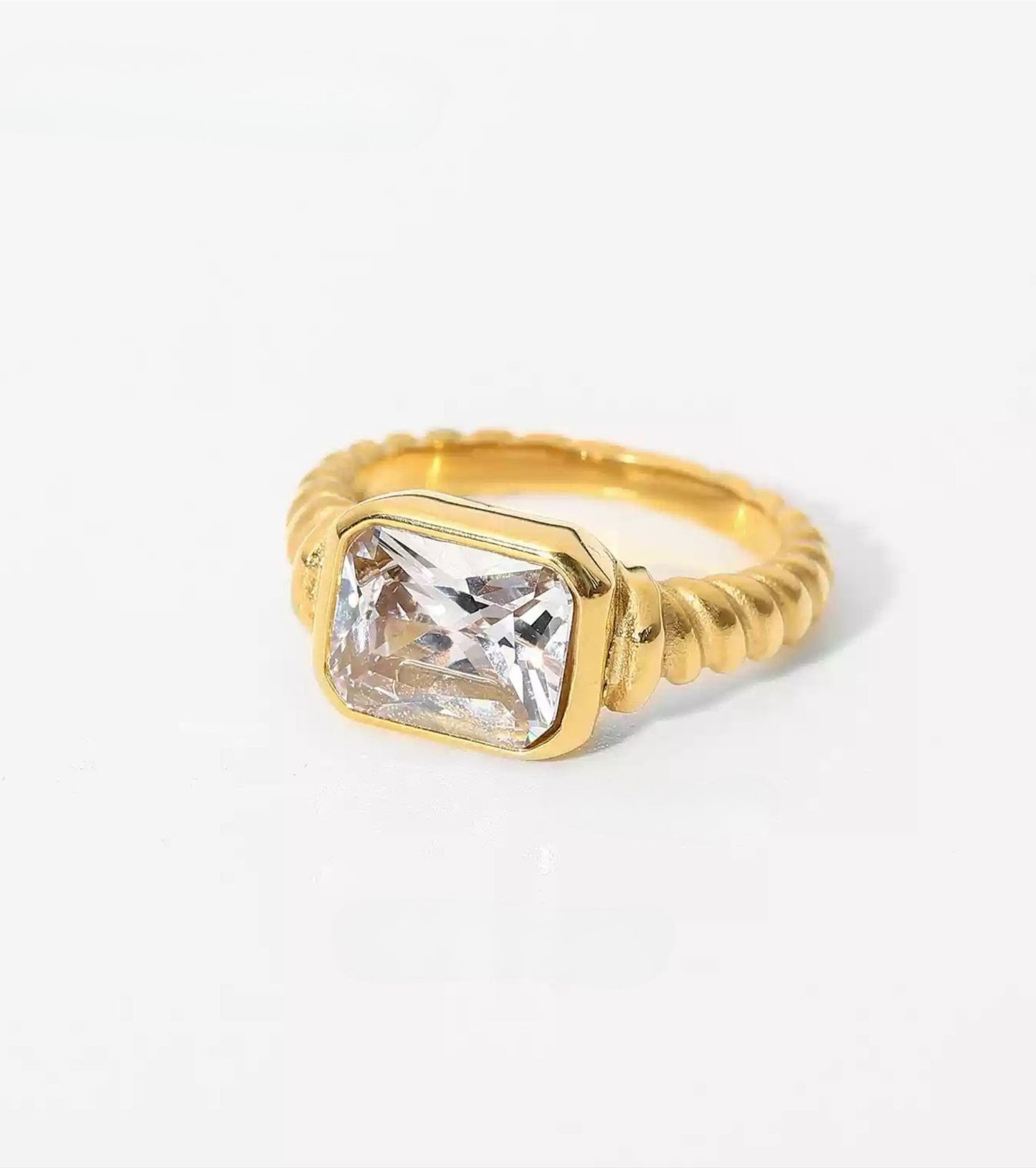 Luxe Bold Crystal Ring