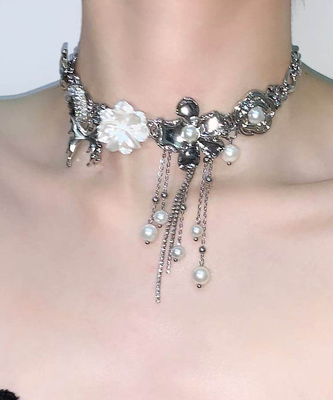 Silk Tassel Pearl Alloy Choker