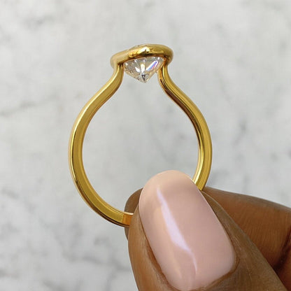 "palmer" Modern Oval Ring