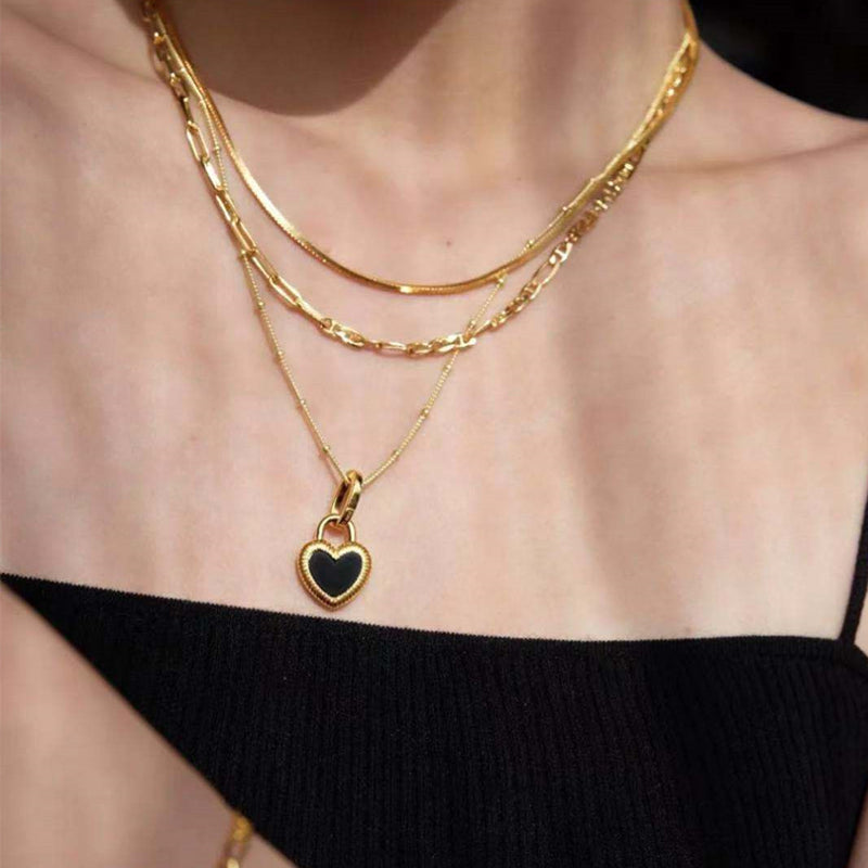 Double-faced Mother-of-pearl Black and White Love Necklace