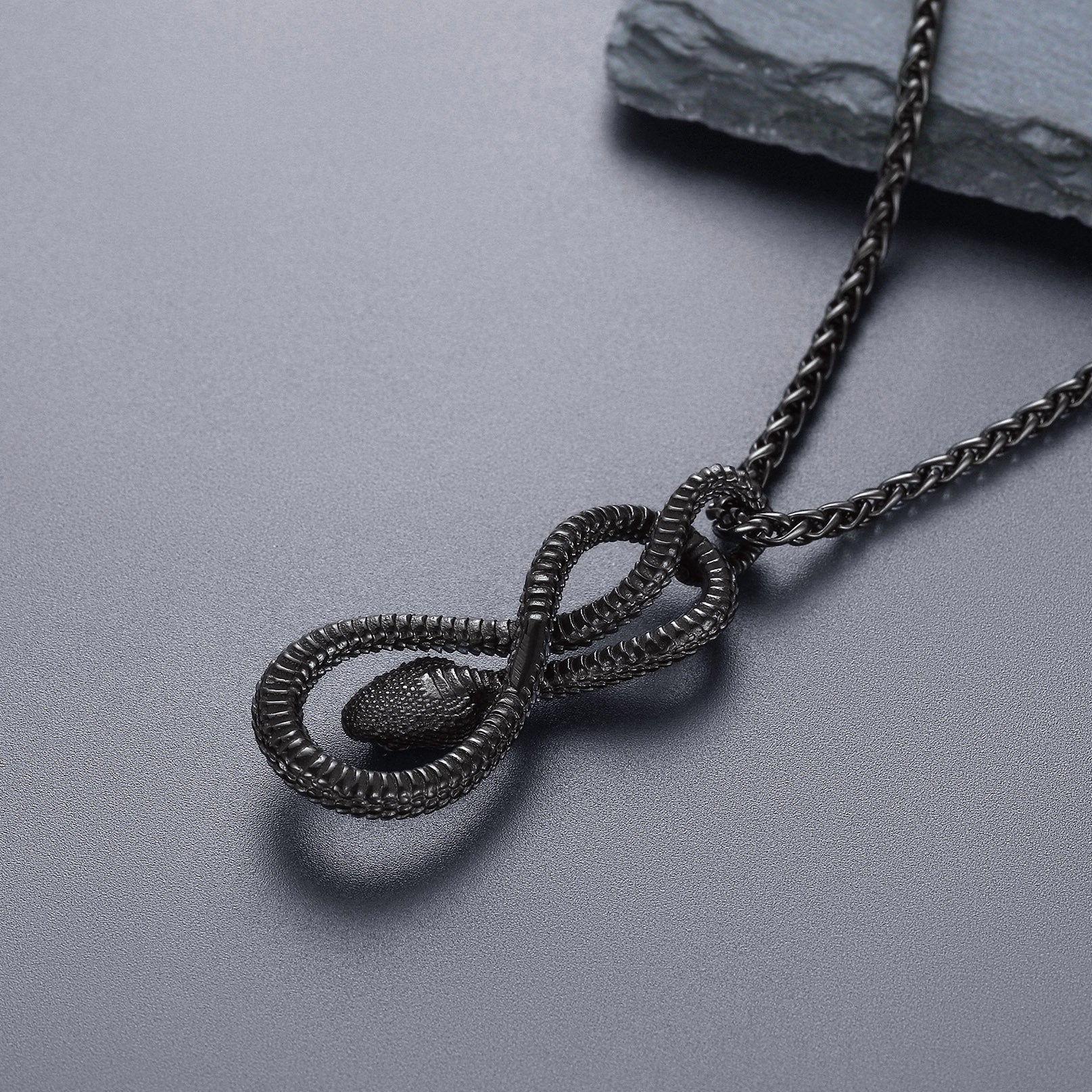 Gothic Eight Pythons Chain Armor Necklace for