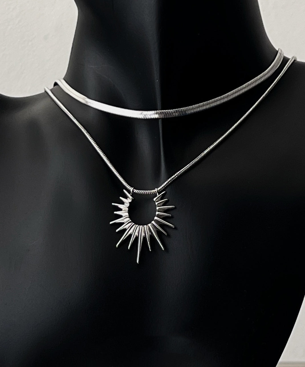 Fine Silk Stainless Steel Bilayer Sun God Pendant Necklace Qq046