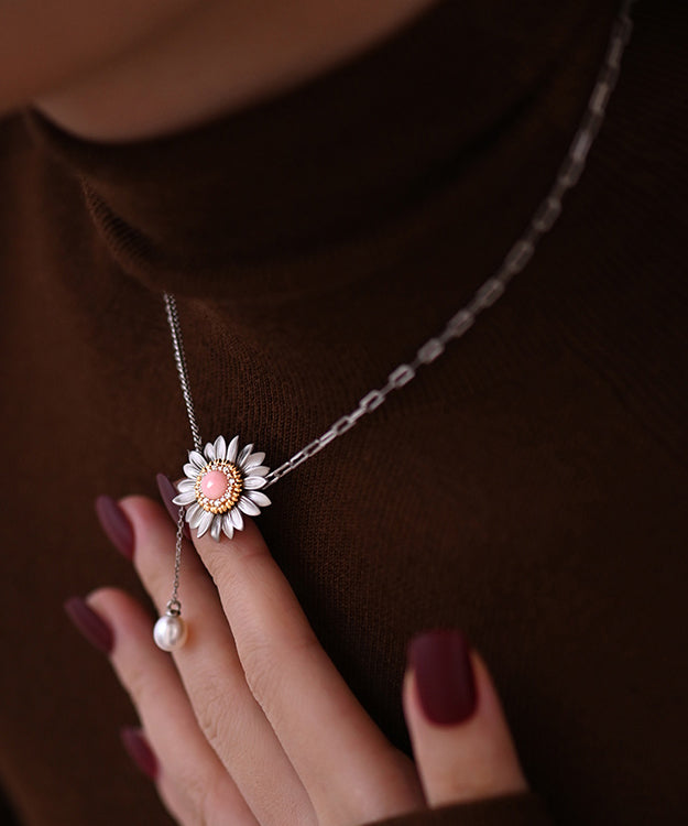 Meeting the End of Summer Daisy Pearl Silver Pendant Necklace