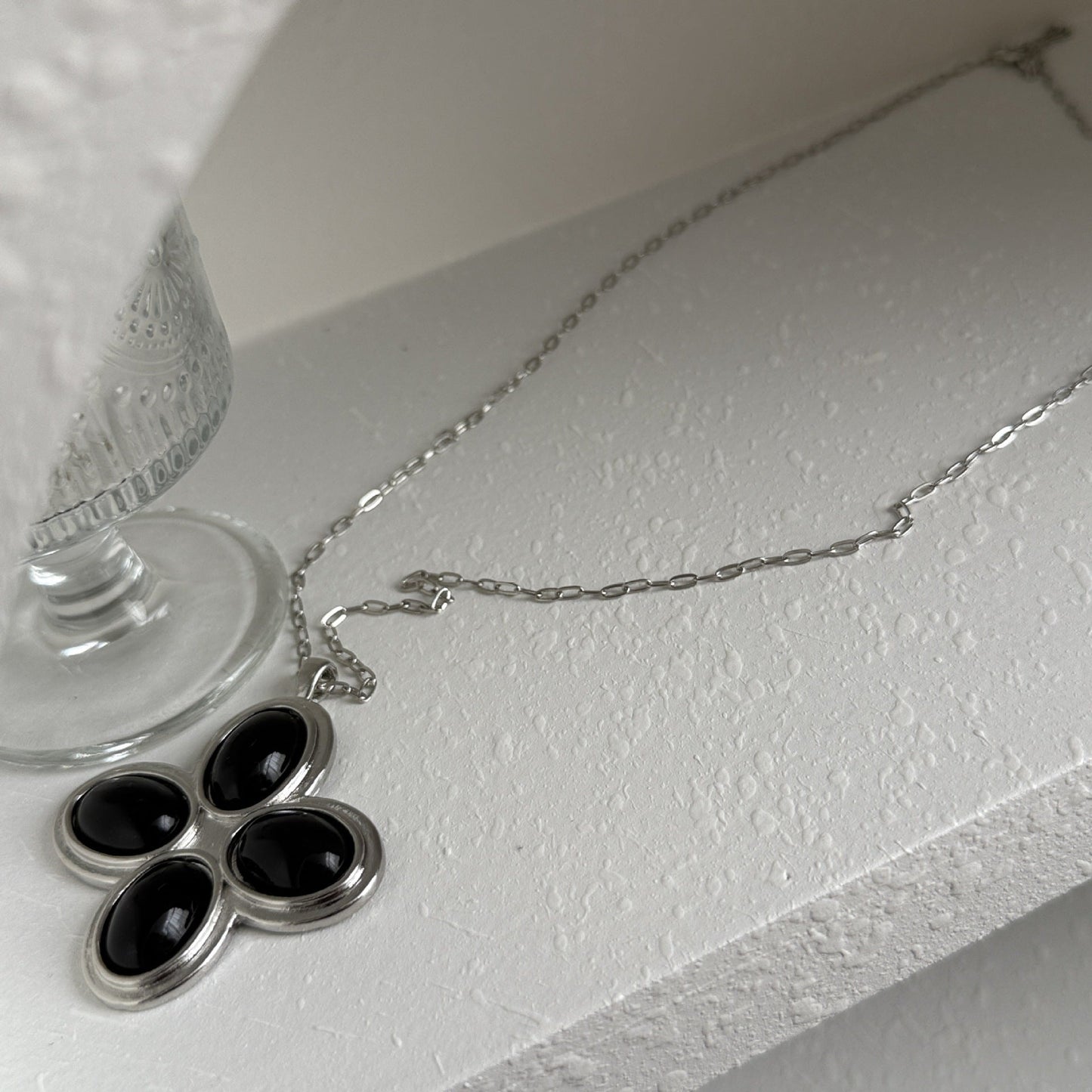 Aliza Clover Pearl Necklace