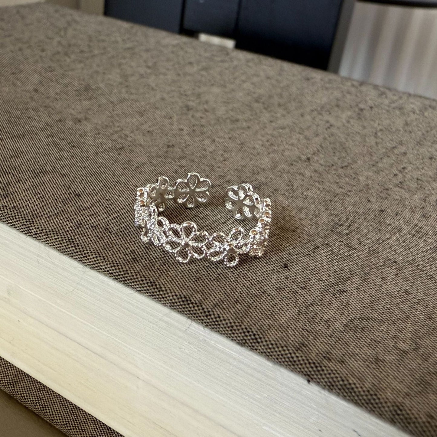 Jermani Delicate Lace Flower Ring
