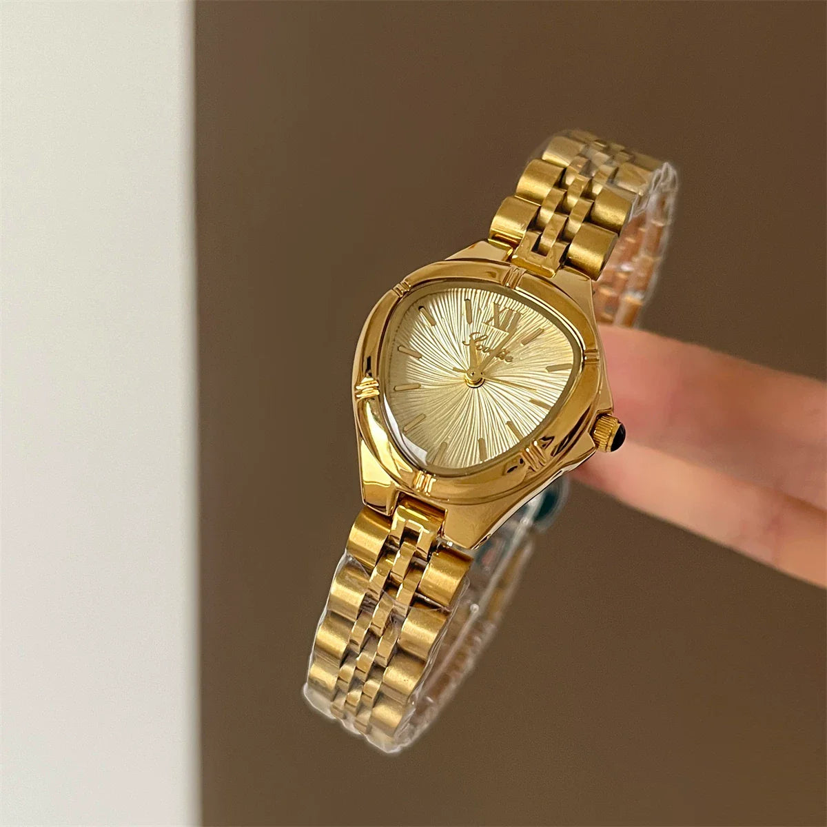 Minimalist Round Dial Bracelet Watch