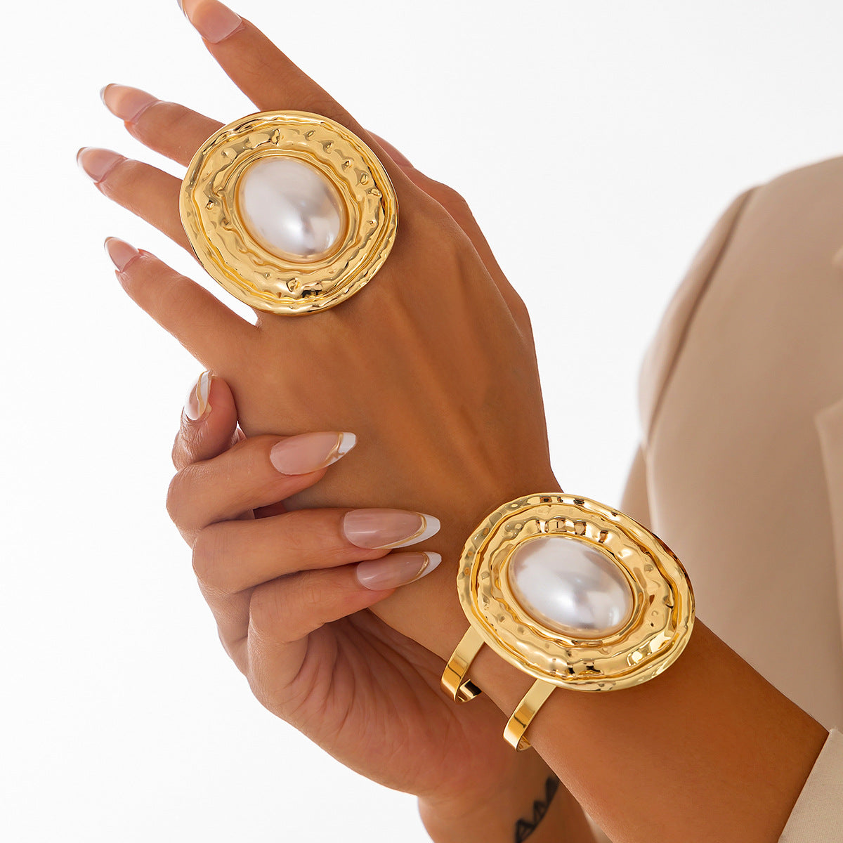 Tanishka Metallic Pearl Bracelet Set