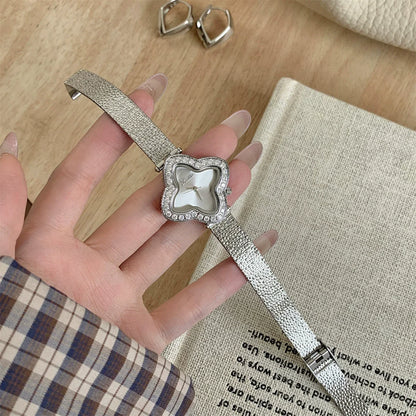 Oval Clover Bracelet Watch