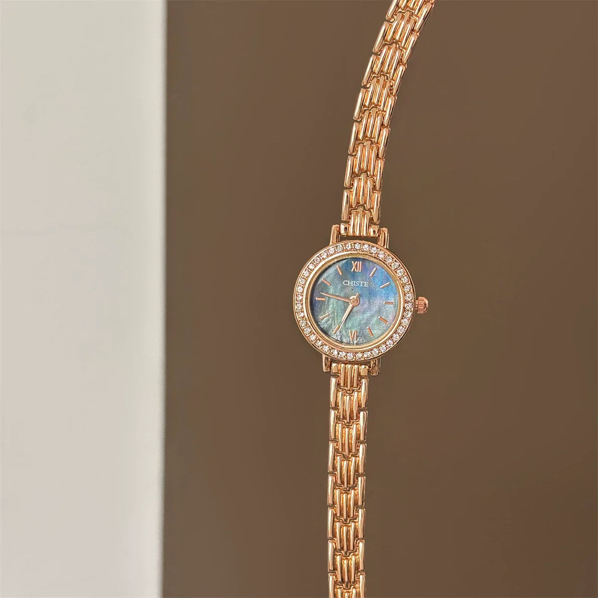 Mother-of-pearl Bracelet Watch