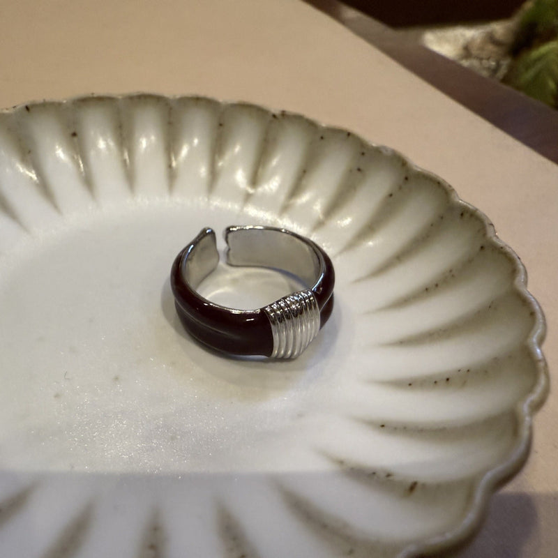 Kaylor Sculpted Enamel Ring