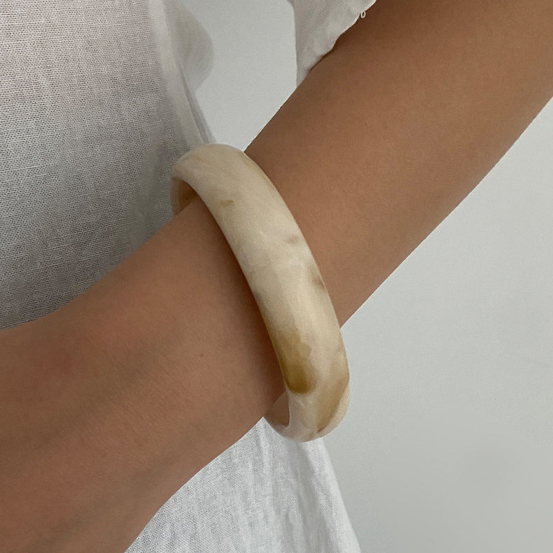 Leidy Glossy Resin Cuff