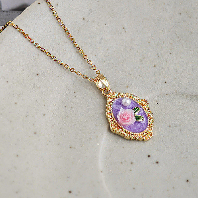 Vihana Retro Pearl Necklace