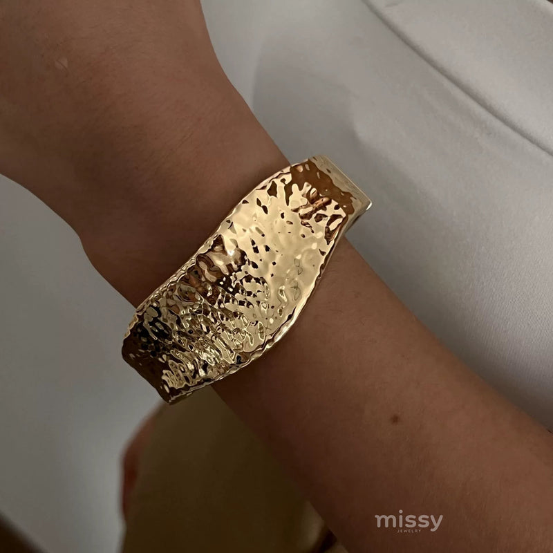 Neve Bold Cuff Bracelets