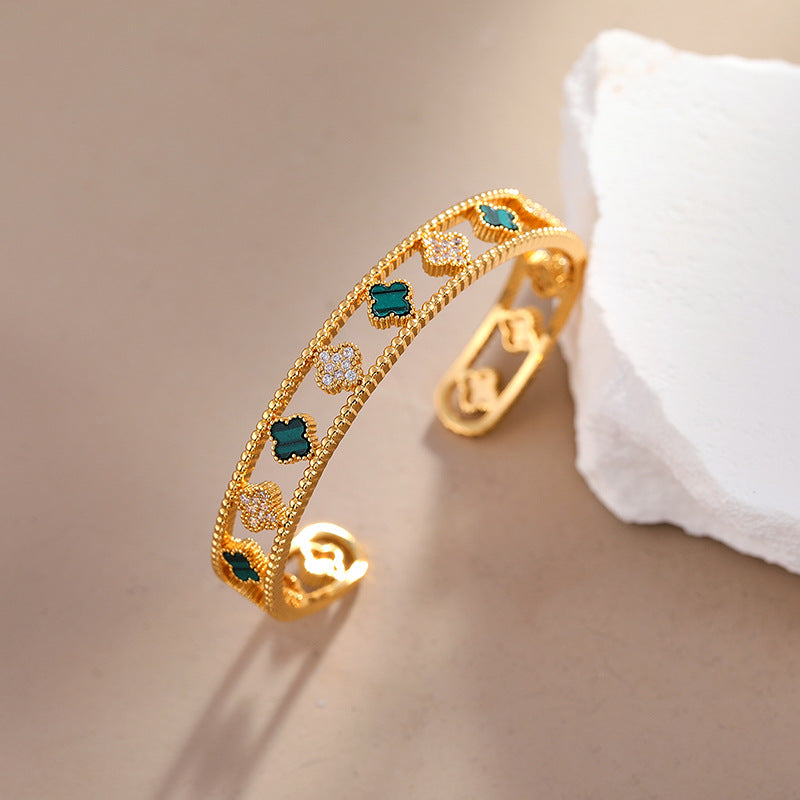 Arianny Sparkling Clover Bracelet