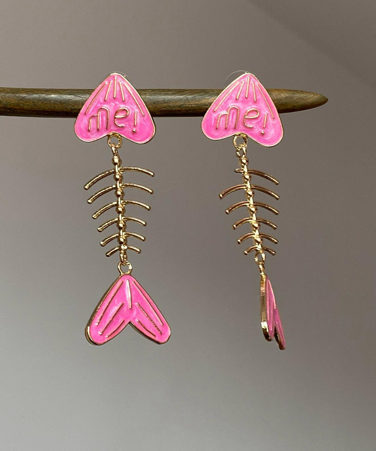 Unique Pink Alloy Drip Glaze Fish Bone Stud Earrings