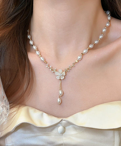 White Copper Alloy Pearl Tassel Pendant Necklace