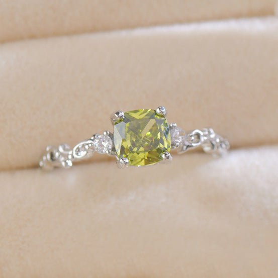 [sample ] Ayla Peridot Ring in Silver