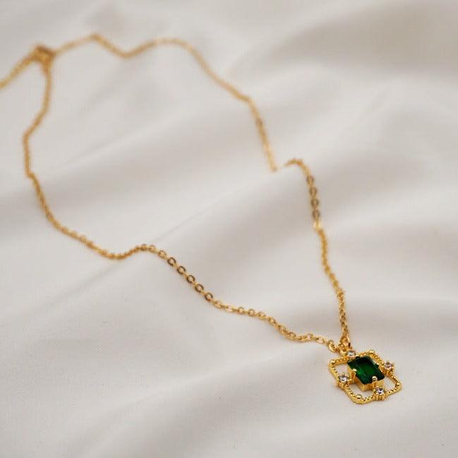 [] Ava Emerald Baroque Necklace (2 Styles)