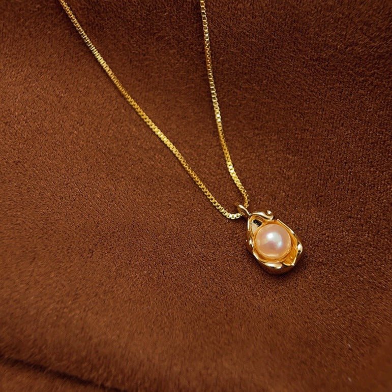 Dorothy Pearl Necklace