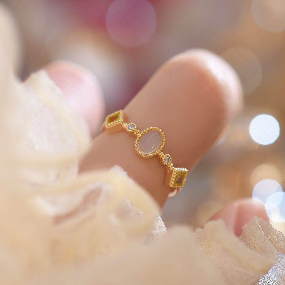 Lyra Baroque Ring