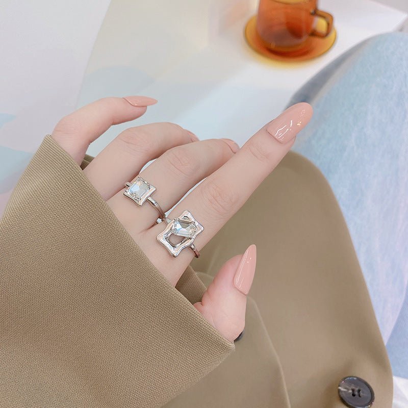 [] Crystal Spark Ring