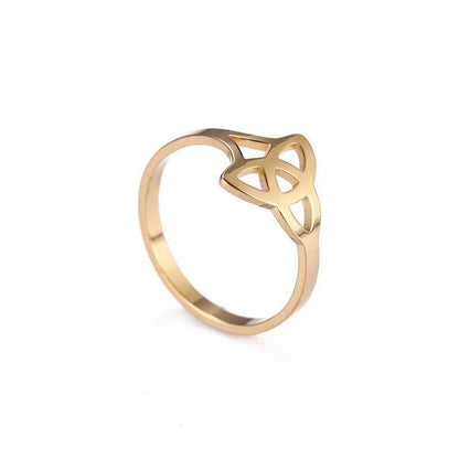 Triquetra Ring