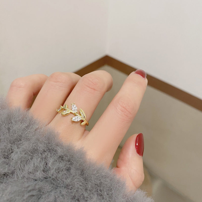[] Golden Leaves Ring