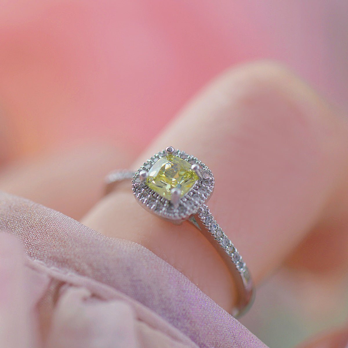 Clara Peridot Ring