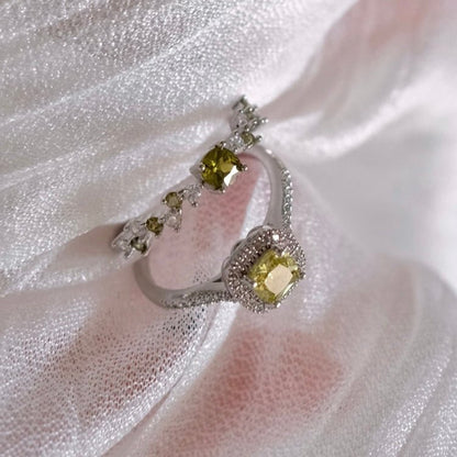Clara Peridot Ring
