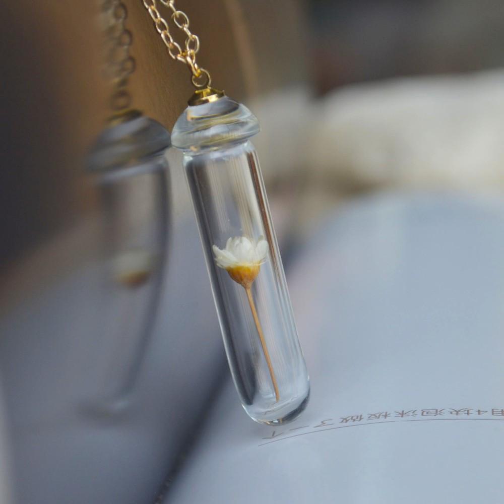 Daisy Flower in Glass Long Necklace