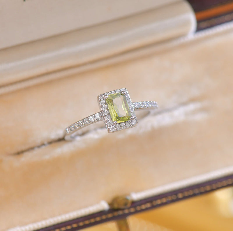 Edith Peridot Ring