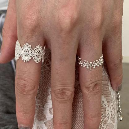 [] Petite Bead Chain Ring