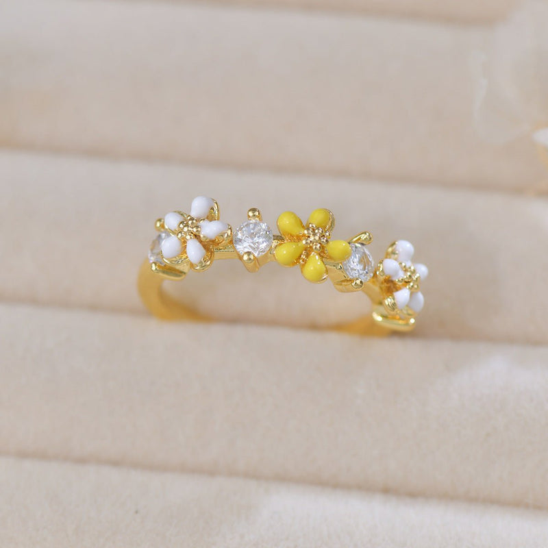 Sunshine Daisy Ring