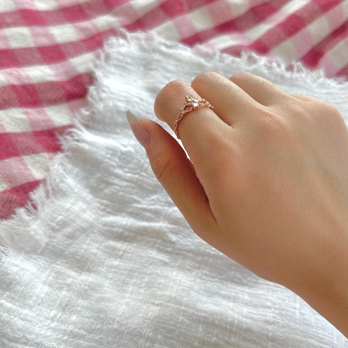 [] Genevieve Tiara Ring