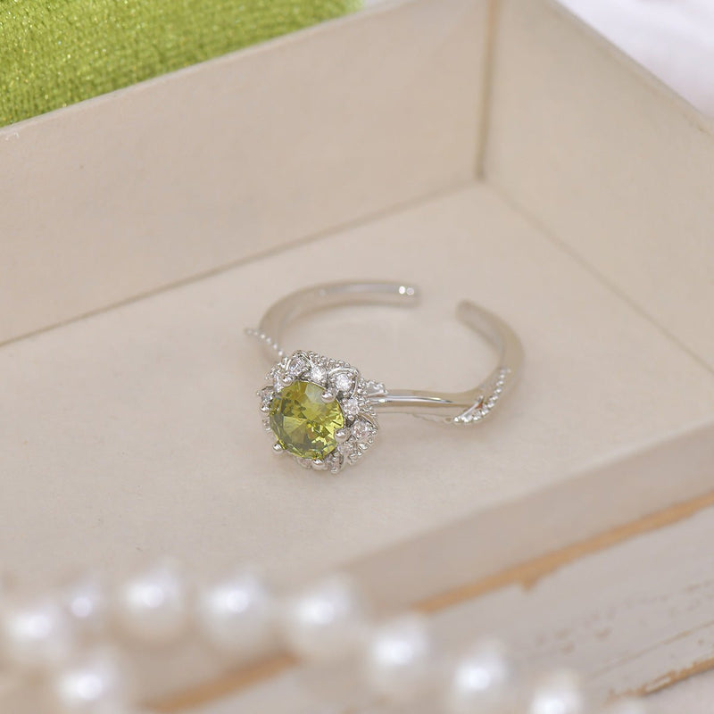 Twist Peridot Ring in Silver
