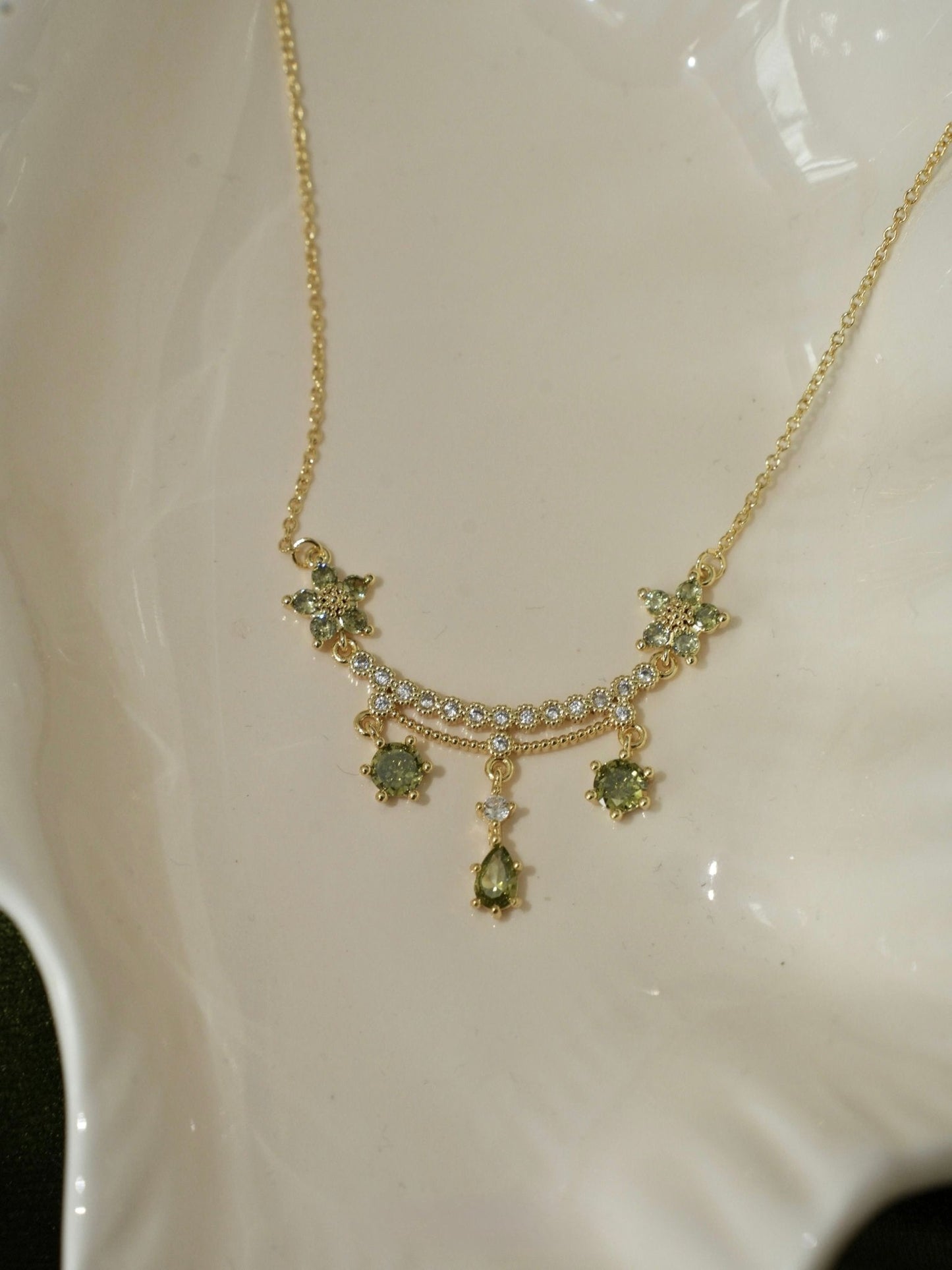 Wildflower Serenade Necklace in Green